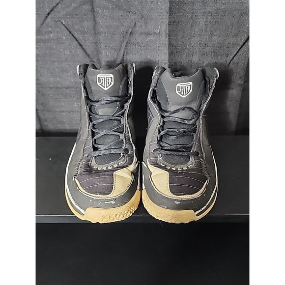 Size 9 - Nike Air Jordan Jeter Captain-Black - White 2009 Mens Sneakers RARE - Picture 2 of 8